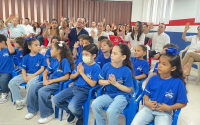 ENTREGA DE CAJAS A LOS ESTUDIANTES DE TRANSICIÓN